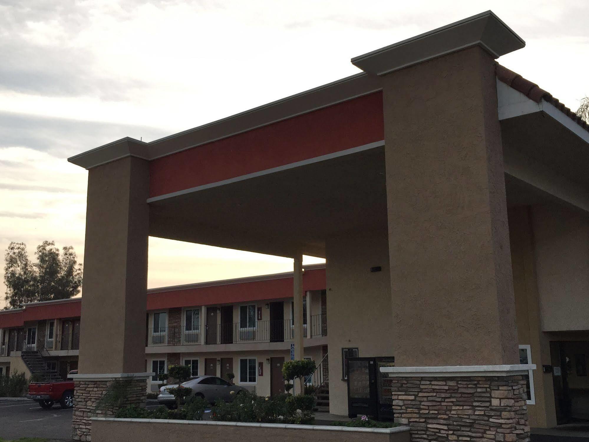 Ontario Inn & Suites Montclair Kültér fotó
